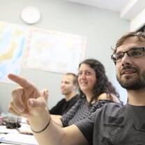 GenkiJACS Students asking questions