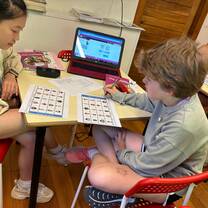 Learning Spanish in small groups through project work