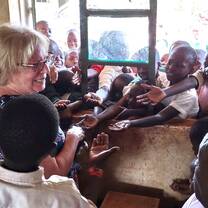 woman volunteering at primary school in Kenya