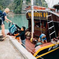 Students getting off boat