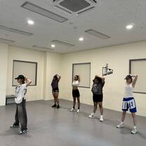 kpop class with greenheart!