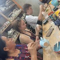 painting on ceramics in San Antonio Palopo GT 