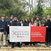 XMandarin visits the Panda zoo in Chengdu group photo