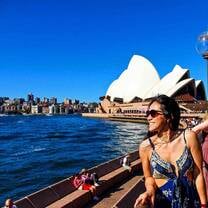 AIFS Abroad intern photo with Sydney Opera House