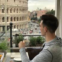 AIFS Abroad participant staring at the Colosseum 