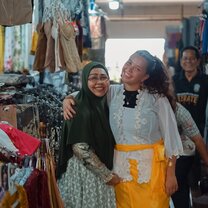 Field Trip to Local Traditional Market while practicing Indonesian language