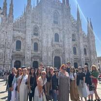 AIFS Abroad students group photo at the Duomo in Milan