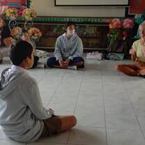 volunteer teaching in the classroom