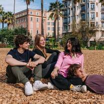 EF students on the beach in Nice