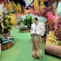EF students in awe of the indoor gardens