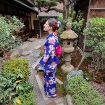 EF student dressed in traditional Japanese attire