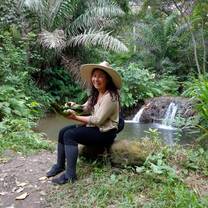 Volunteer hiking and discovering new landscapes