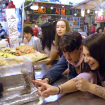 EF students experiencing the local markets