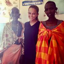 Volunteering carrying out medical activities at the heart of Maasai community 