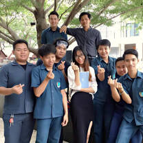 Thai students studying Chinese and taking a group photo with their teacher at RPL School
