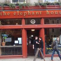 Students visiting the Elephant House café in Edinburgh on a cultural excursion during their international program