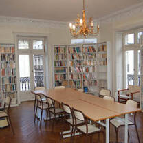 Library in the IES Abroad Center, Nantes
