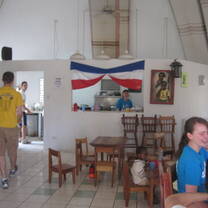 A Broader View volunteers in Belize