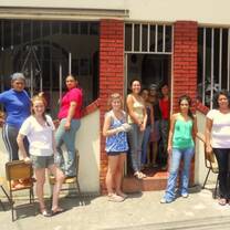 Volunteers at a school in Costa Rica