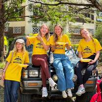 Volunteers on a mission (lunch break)