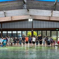 Students visiting an aquarium in Sydney
