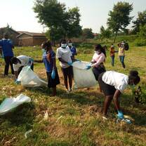 collecting the garbege