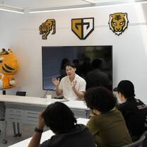 C-level Q&A session at HQ