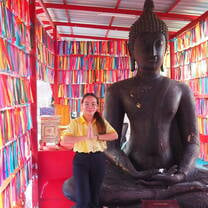 KET teacher Joefelyn during the UNESCO Heritage KET trip to a temple in Sukhothai.