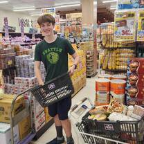 Lingoinn student shopping in Pingtung Taiwan