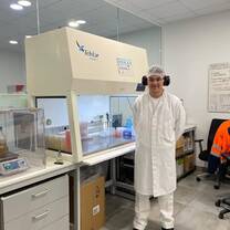 A student in his lab internship