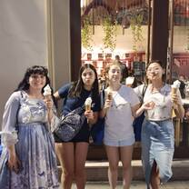 Eating Gelato