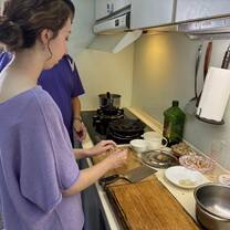 Lingoinn student trying home cooking in Yilan