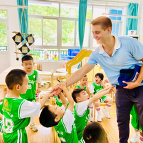 Premier TEFL teacher in the classroom