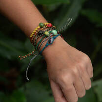 bracelets with recycled pearls