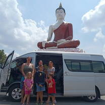 Volunt2Thai Minibus for weekends 