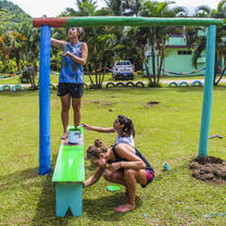 Renovation volunteers in Fiji 