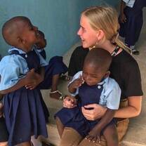 Volunteer teachers in Tanzania 
