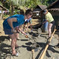 Volunteers in Philippines construction and Renovation project 