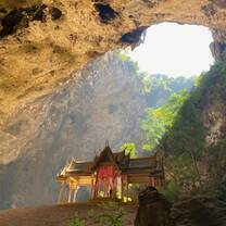Phraya Nakhon Cave hike 