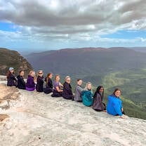 AIFS Abroad students hiking in Australia