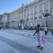 Photoshoot in front of Royal Palace of Madrid by Sarah Fluetsch