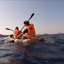 Sonar equipped kayak mapping of protected seagrass meadows