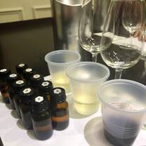Wine tasting and testing of smells