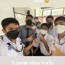 Students here like selfies