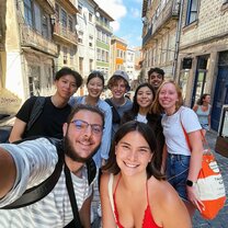 Some iX friends and I on a day trip to Porto!
