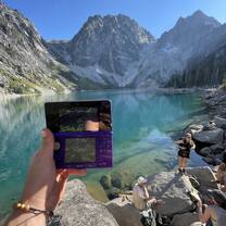 A picture of me taking a picture with my 3ds 