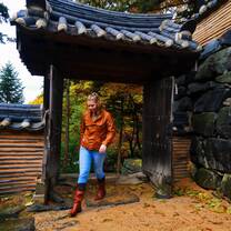 Fall Foliage and Temple Visits