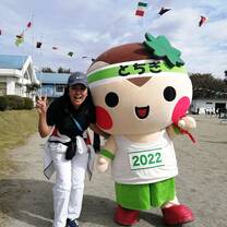 Posed for a snap with the official mascot of Tochigi Prefecture, Tochimarukun