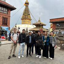 iVHQ volunteers in Nepal