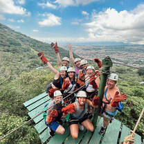 Zip lining in Cartago 
